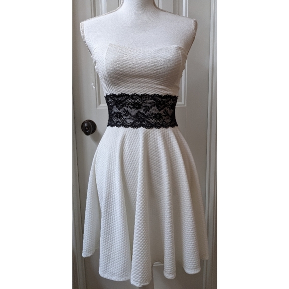 Wild Daisy Strapless White and Black Dress - Picture 3 of 11